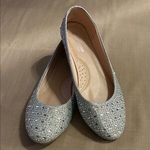 Forever Comfort Elegant Silver Glitter Flats